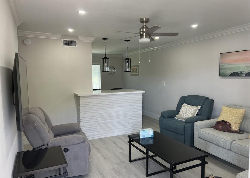 Florida Lauderdale-by-the-Sea Living Area