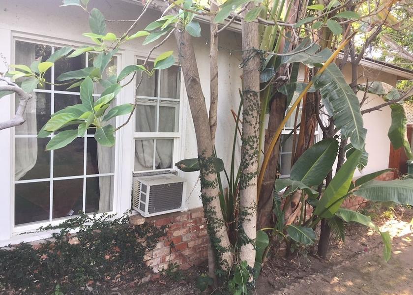 California Beverly Hills Exterior Detail