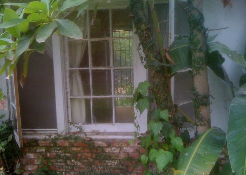 California Beverly Hills Exterior Detail