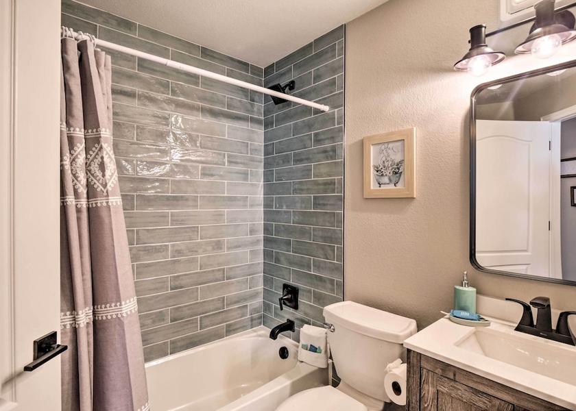 Colorado Frisco Interior Entrance