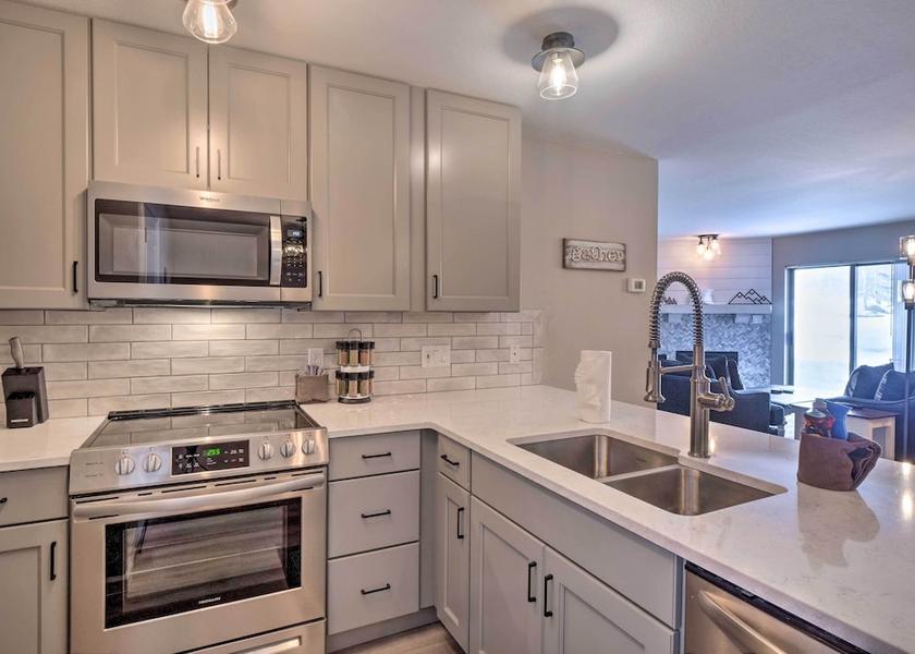 Colorado Frisco Interior Entrance