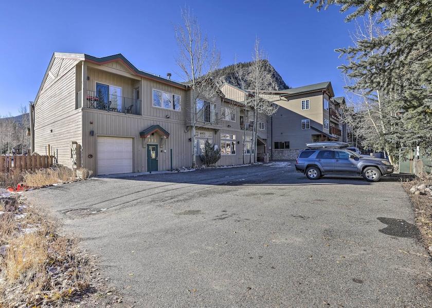 Colorado Frisco Interior Entrance