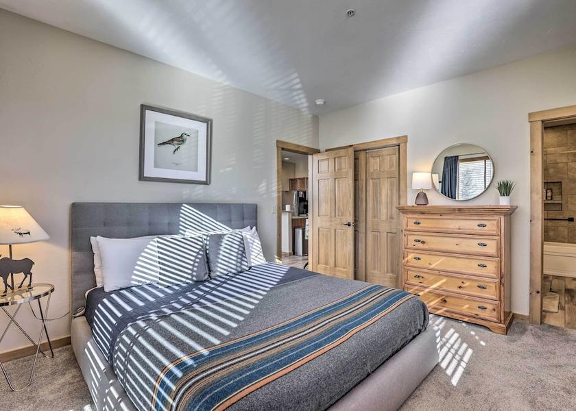 Colorado Frisco Interior Entrance