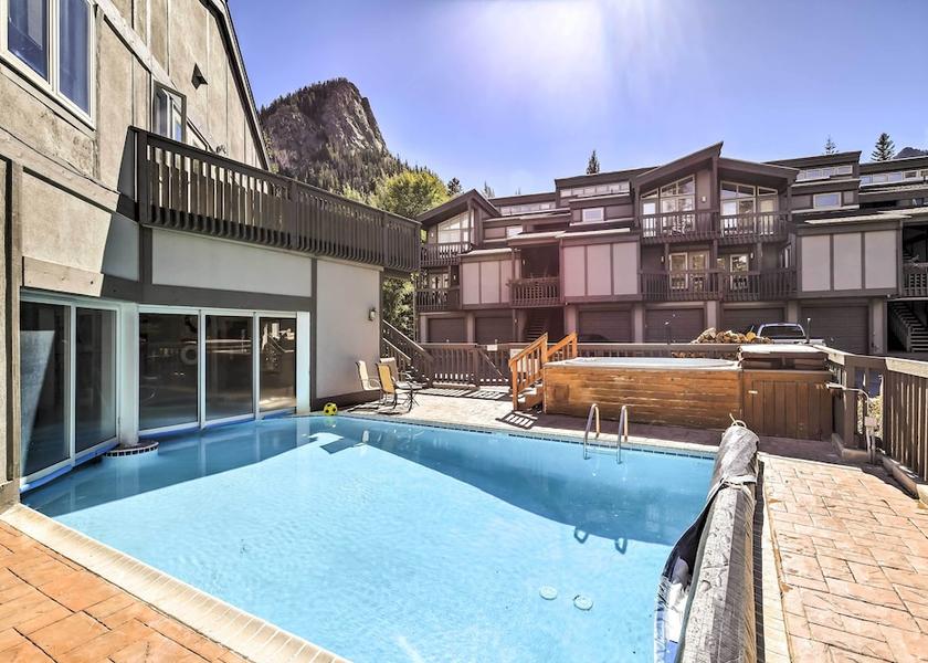 Colorado Frisco Interior Entrance