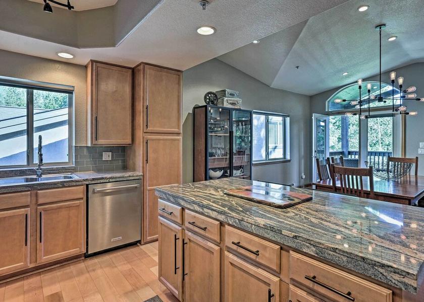 Colorado Frisco Interior Entrance