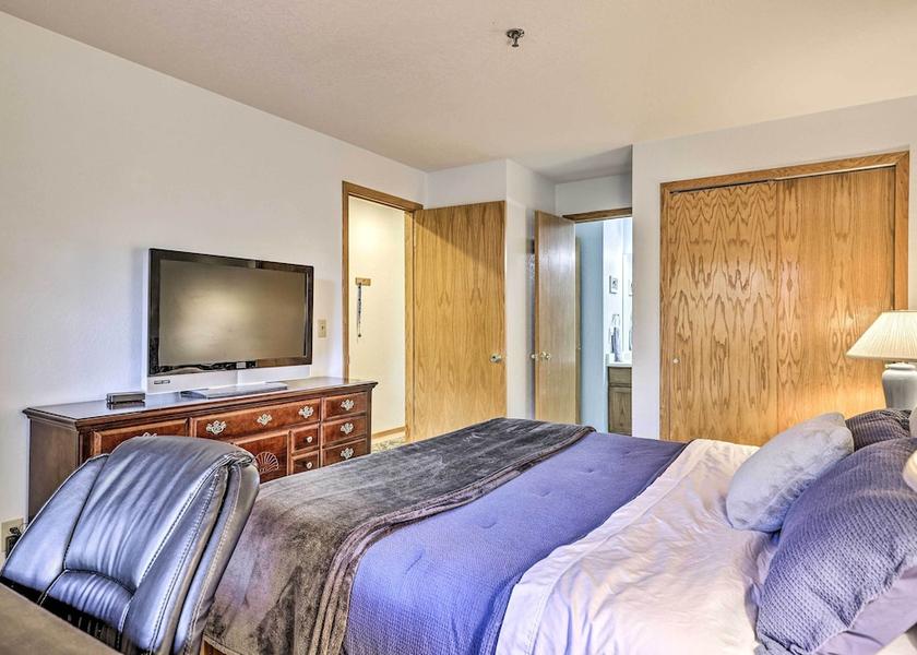 Colorado Frisco Interior Entrance