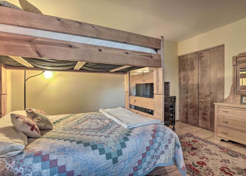 Colorado Frisco Interior Entrance