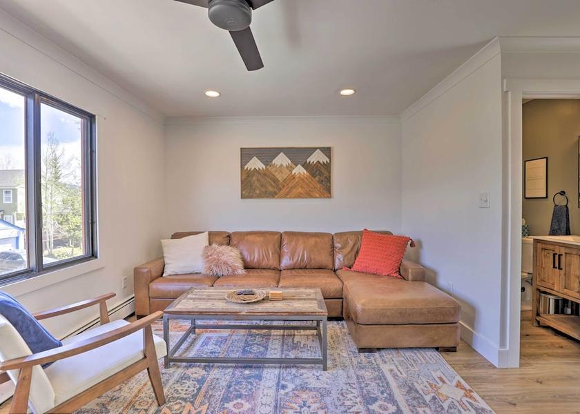 Colorado Frisco Interior Entrance