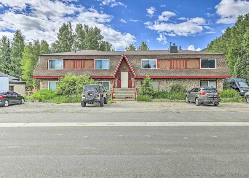 Colorado Frisco Interior Entrance