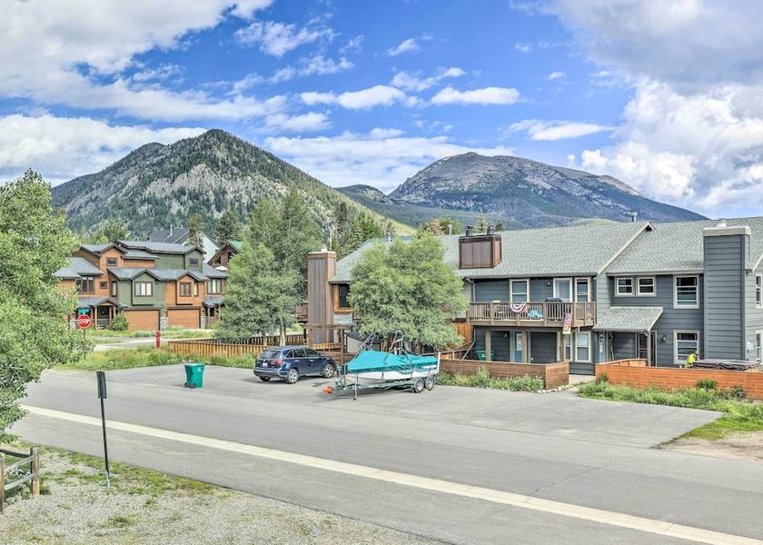 Colorado Frisco Interior Entrance