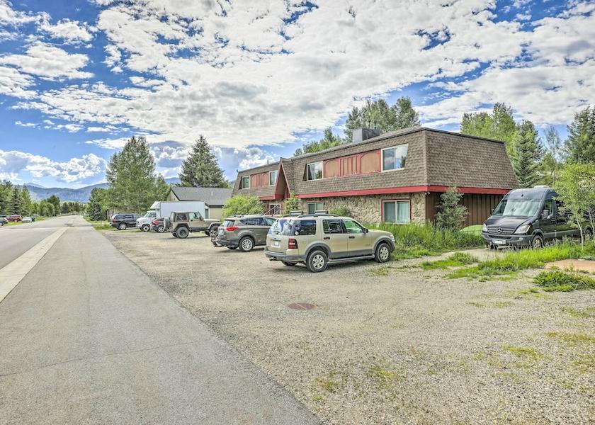 Colorado Frisco Interior Entrance