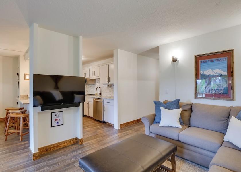 Colorado Frisco Interior Entrance