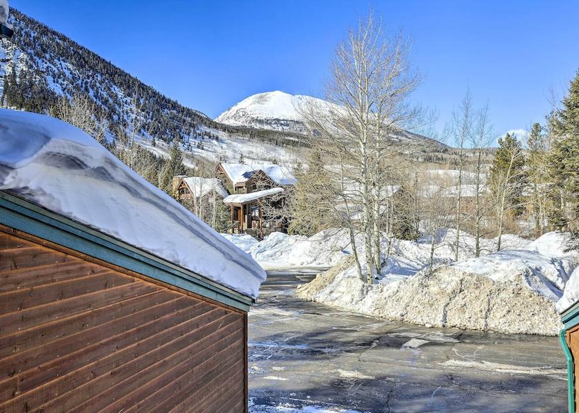 Colorado Frisco Interior Entrance