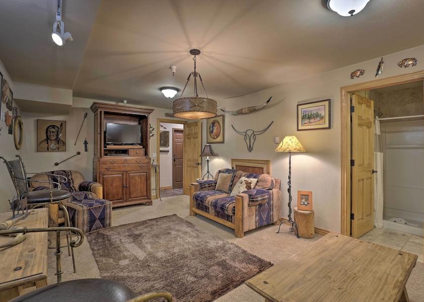 Colorado Frisco Interior Entrance