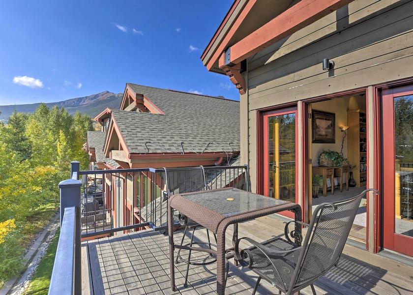 Colorado Frisco Interior Entrance