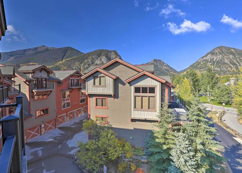 Colorado Frisco Interior Entrance