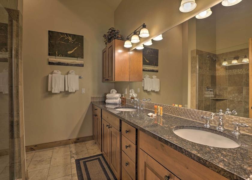 Colorado Frisco Interior Entrance