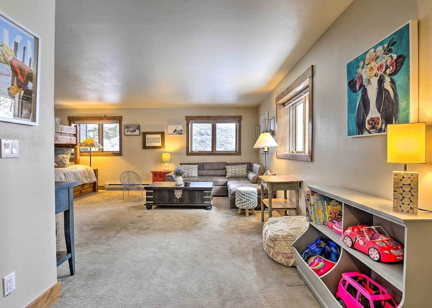 Colorado Frisco Interior Entrance