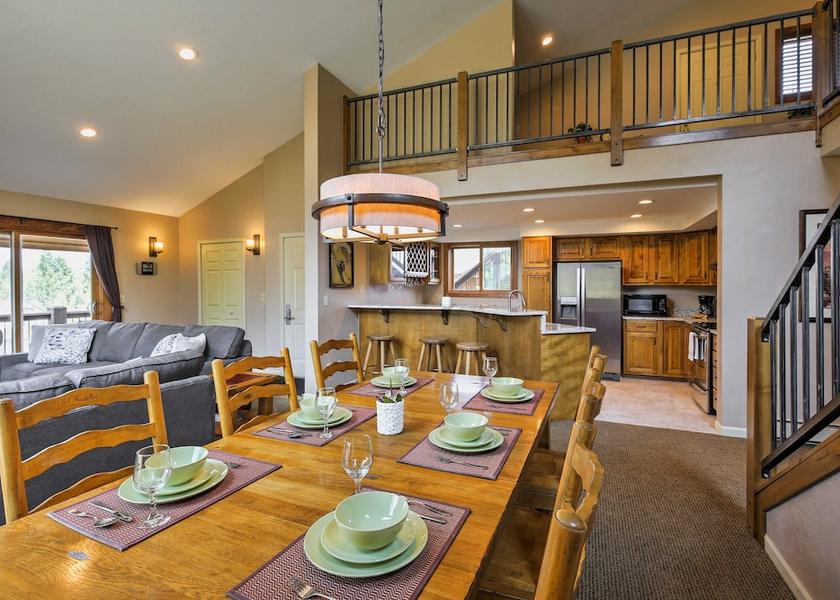 Colorado Frisco Interior Entrance