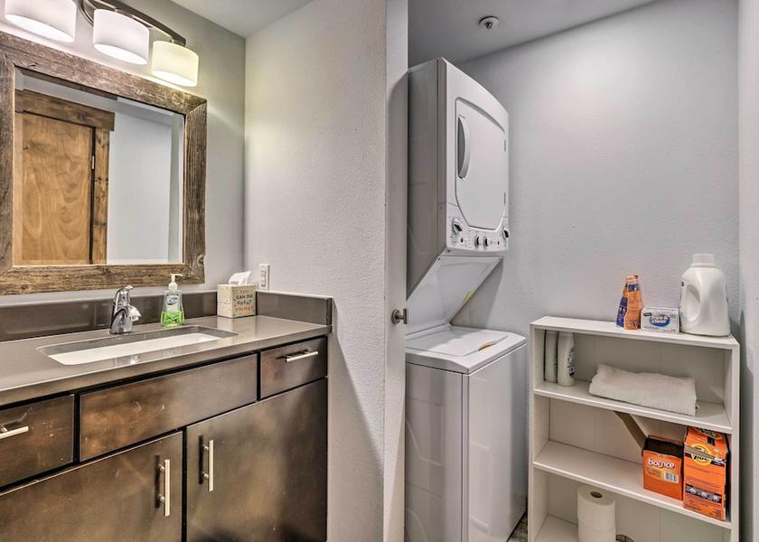 Colorado Frisco Interior Entrance