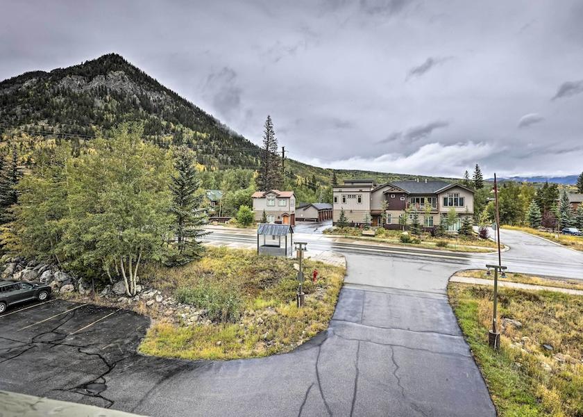 Colorado Frisco Interior Entrance