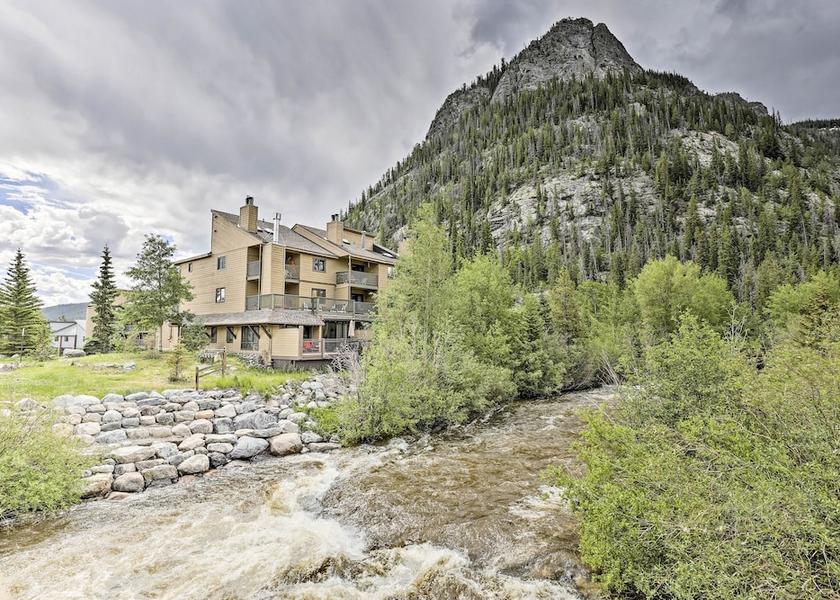 Colorado Frisco Interior Entrance