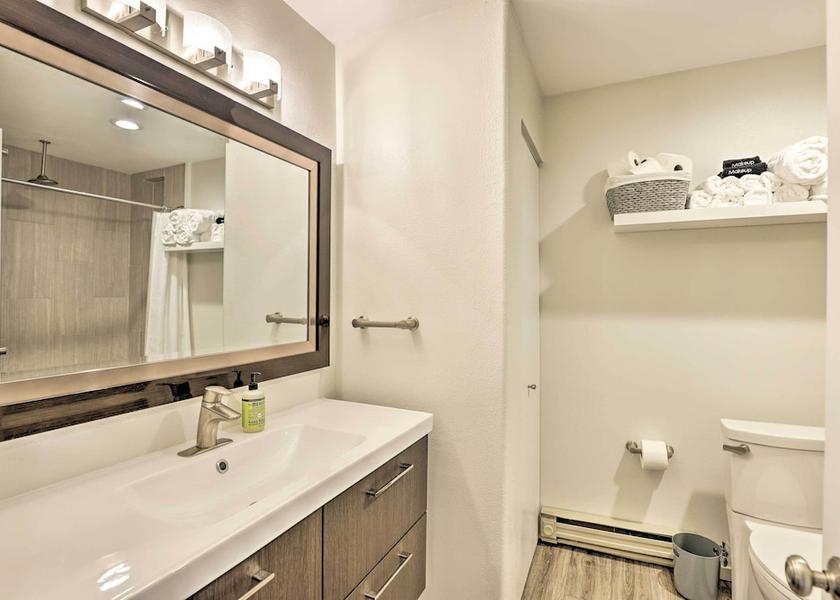 Colorado Frisco Interior Entrance