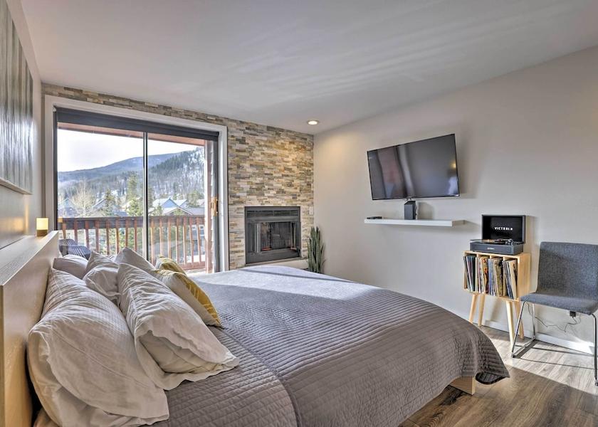 Colorado Frisco Interior Entrance