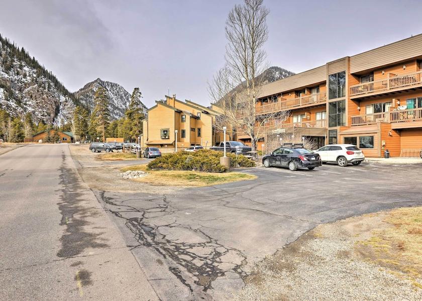 Colorado Frisco Interior Entrance