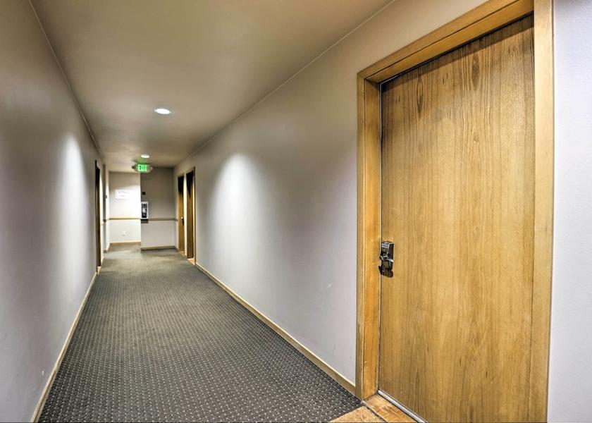 Colorado Frisco Interior Entrance