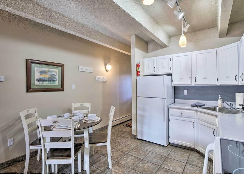 Colorado Frisco Interior Entrance