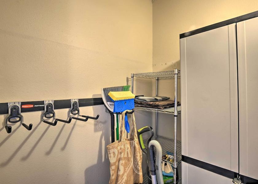 Colorado Frisco Interior Entrance