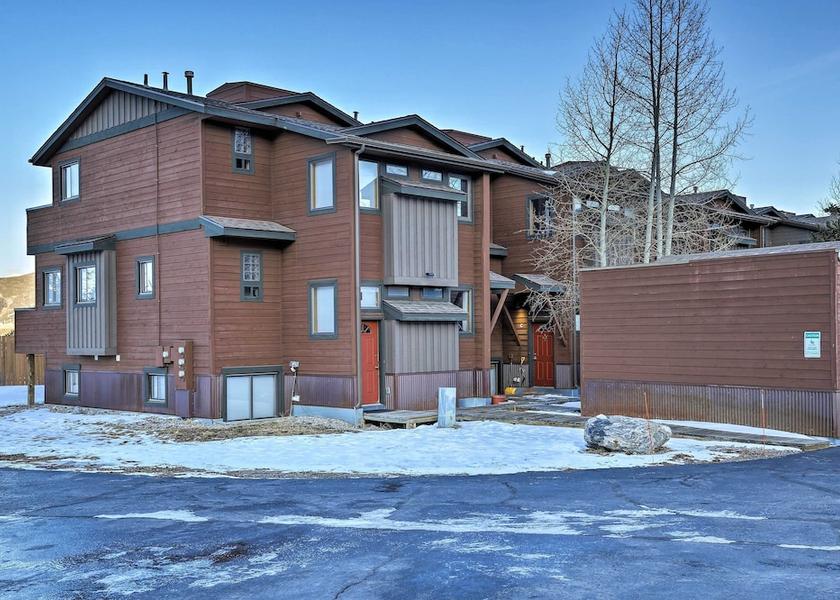 Colorado Frisco Interior Entrance