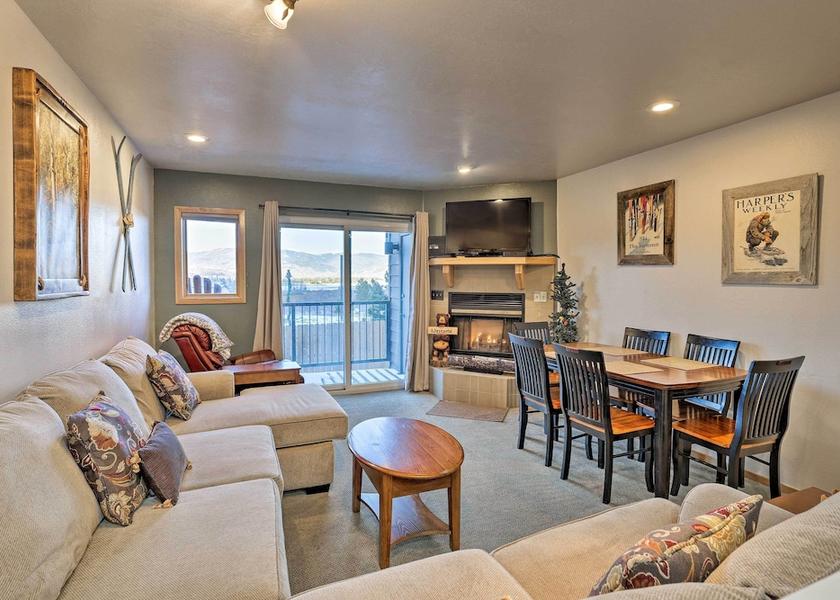 Colorado Frisco Interior Entrance