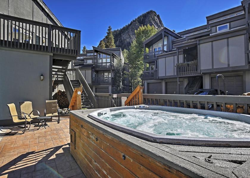 Colorado Frisco Interior Entrance