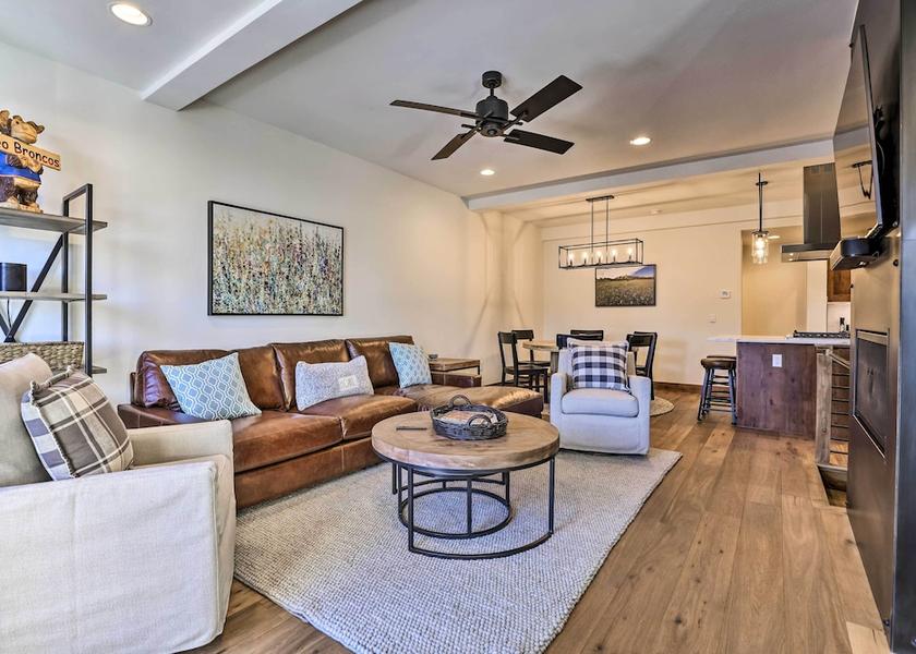 Colorado Frisco Interior Entrance