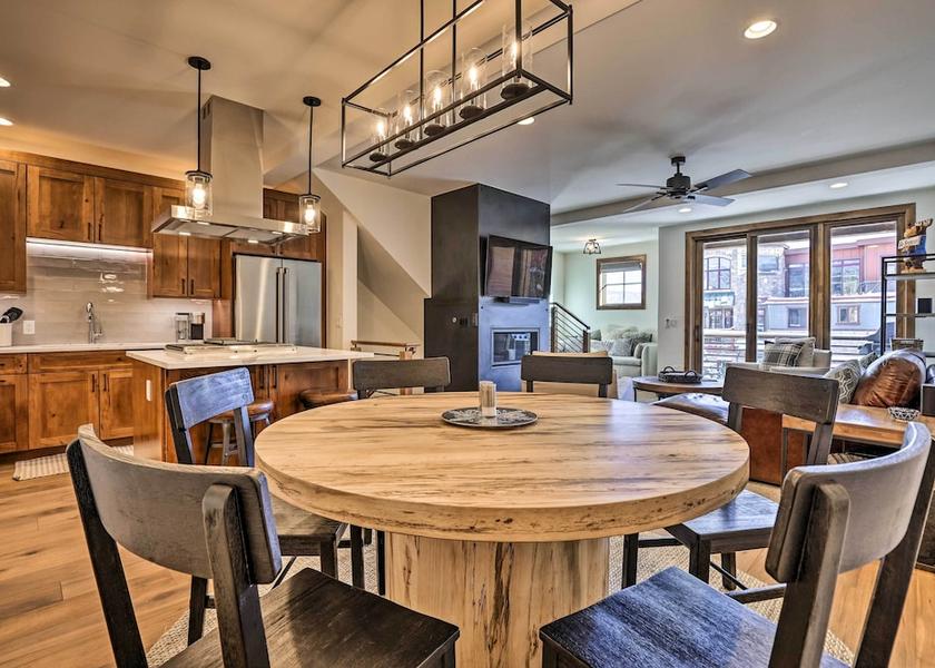 Colorado Frisco Interior Entrance