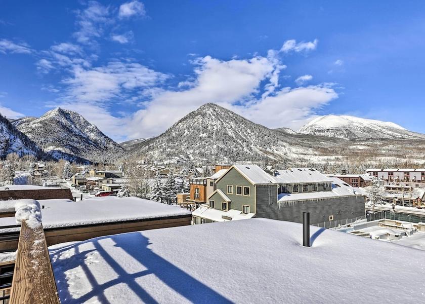 Colorado Frisco Interior Entrance