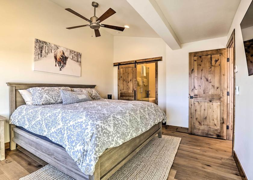 Colorado Frisco Interior Entrance