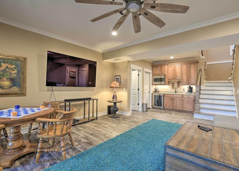 South Carolina Seneca Interior Entrance