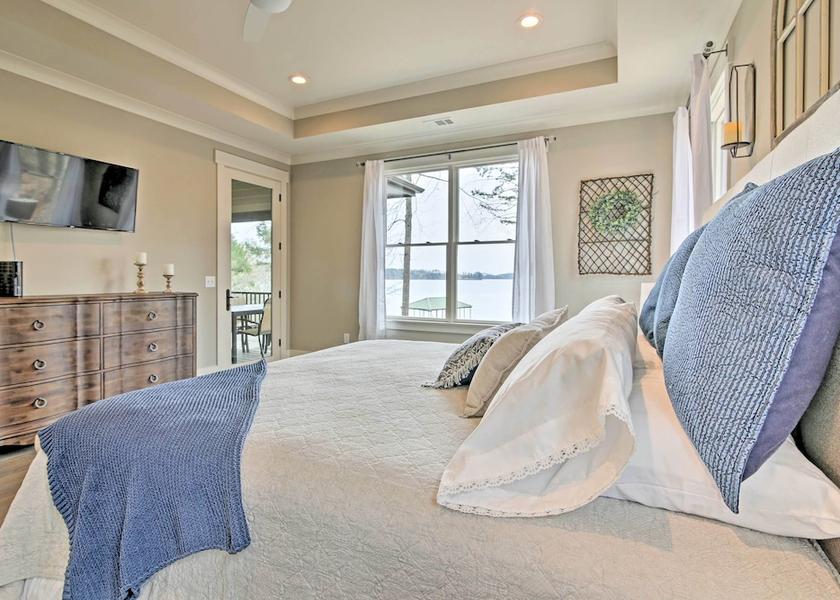 South Carolina Seneca Interior Entrance