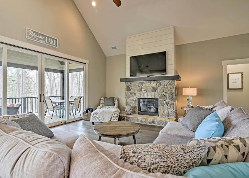 South Carolina Seneca Interior Entrance