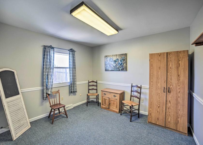 South Carolina Seneca Interior Entrance