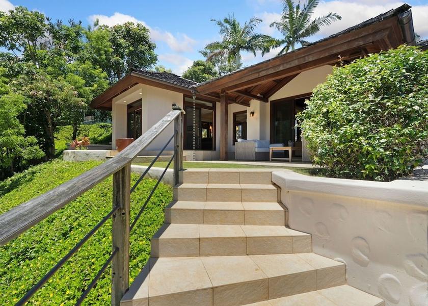 Hawaii Princeville Exterior Detail