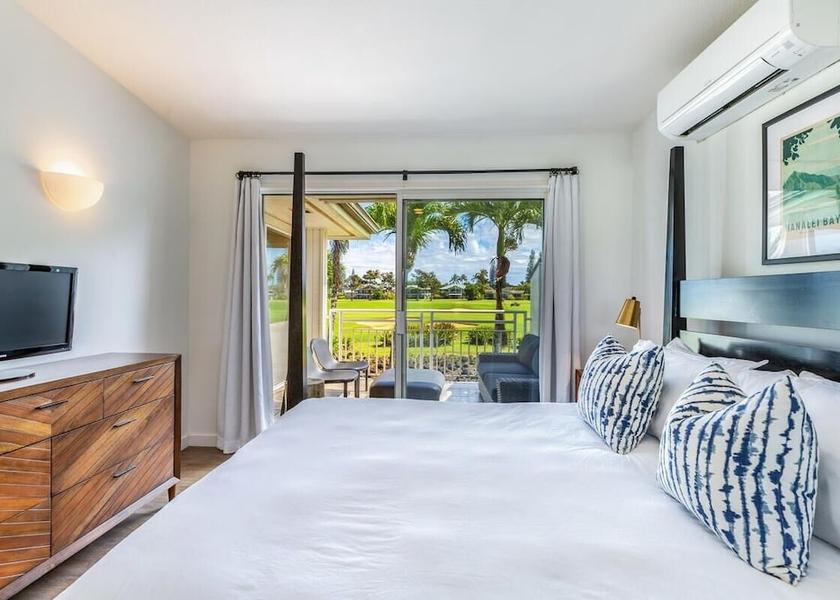 Hawaii Princeville Room