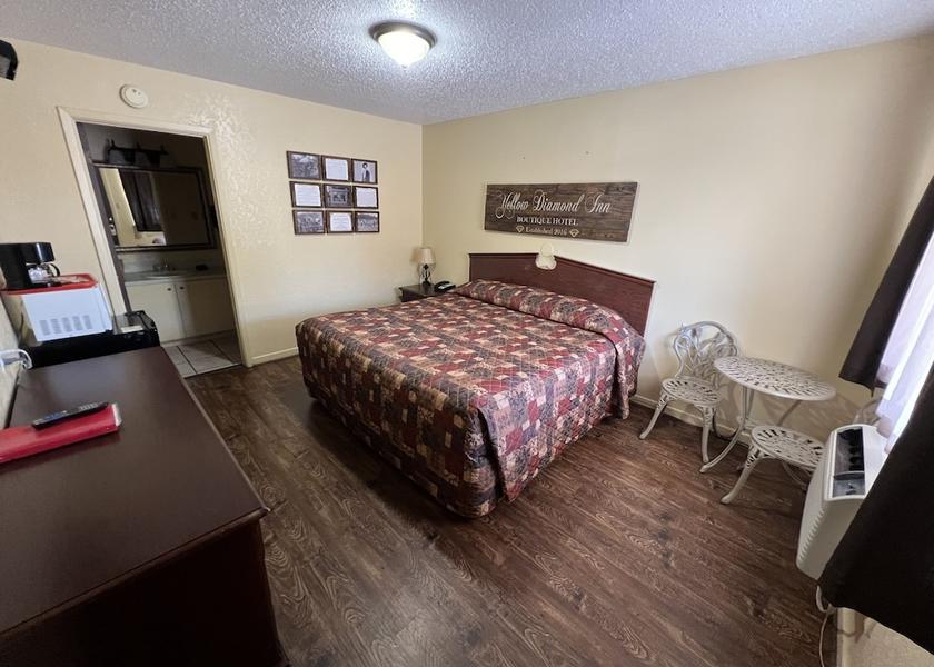 Tennessee Murfreesboro Room