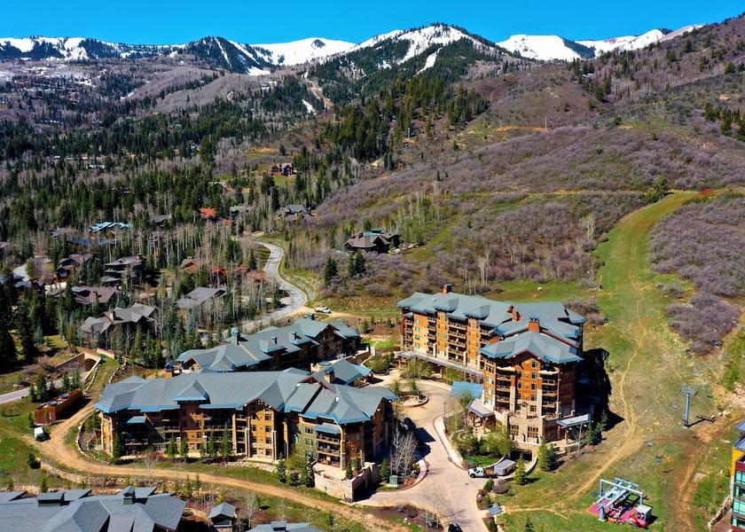 Kentucky Park City Exterior Detail