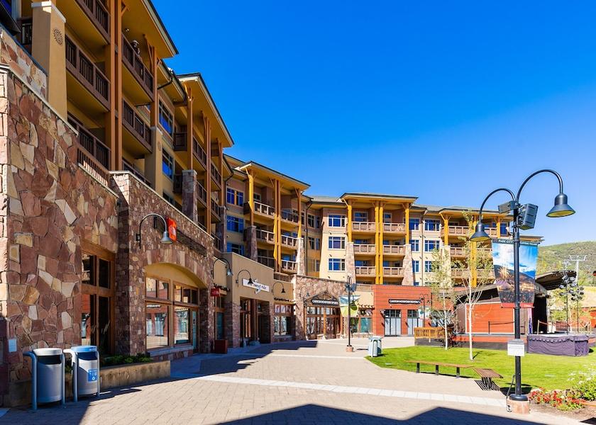 Kentucky Park City Exterior Detail