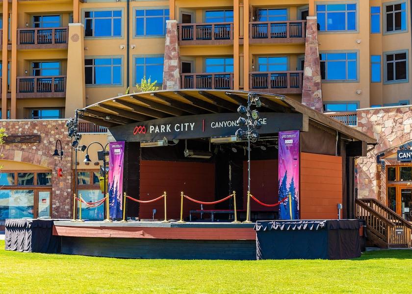 Kentucky Park City Exterior Detail