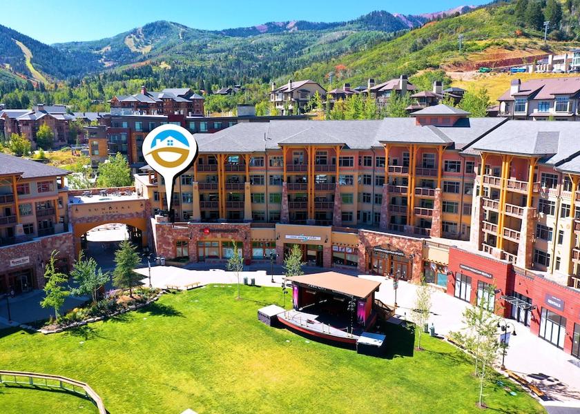 Kentucky Park City Exterior Detail